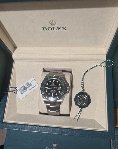 Rolex submariner date 126610lv - rolex,